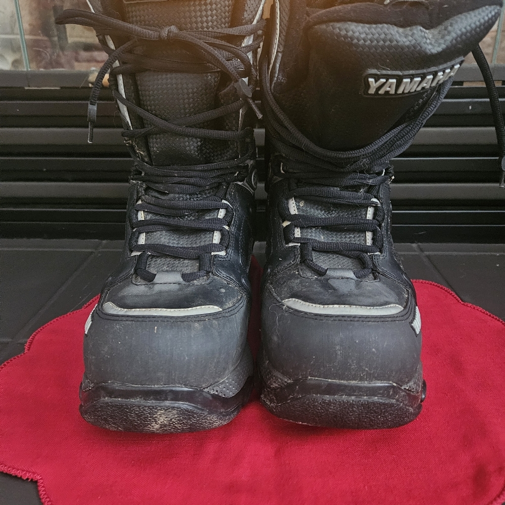 Yamaha snowmobiles boots